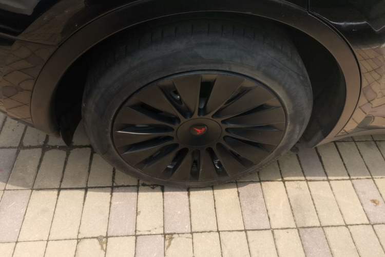 Used Tesla Model Y 2022 Rear-Wheel-Drive Version Right Rear Wheel Hub