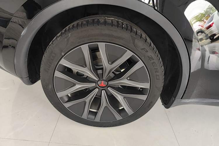 Used Tesla Model Y 2022 Rear-Wheel-Drive Version Right Rear Wheel Hub