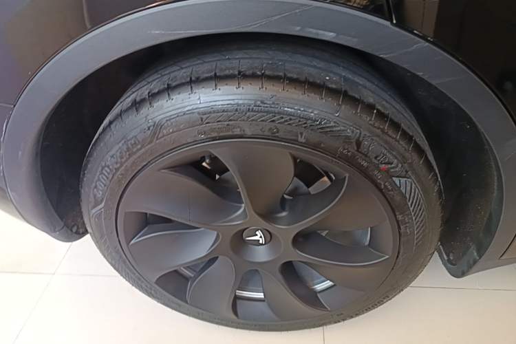 Used Tesla Model Y 2022 Revised Version Rear-Wheel Drive Right Rear Wheel Hub