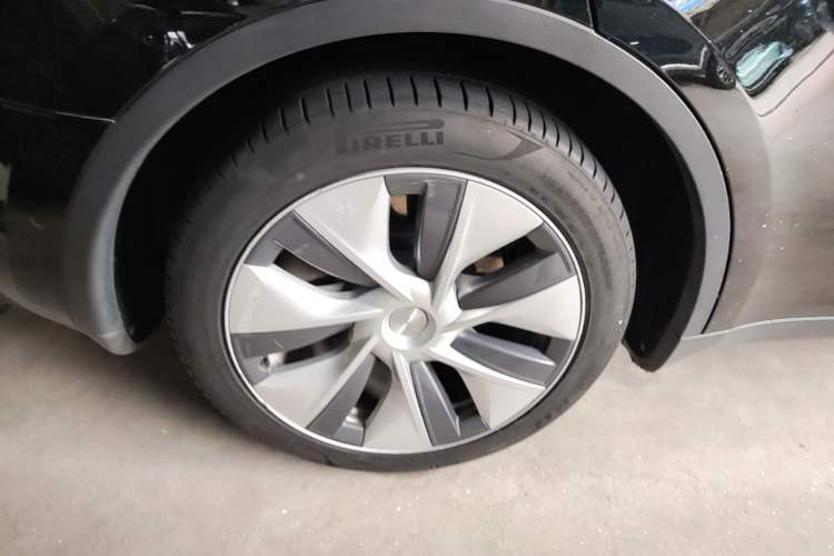 Used Tesla Model Y 2022 Revised Version Long-Range All-Wheel Drive Right Rear Wheel Hub