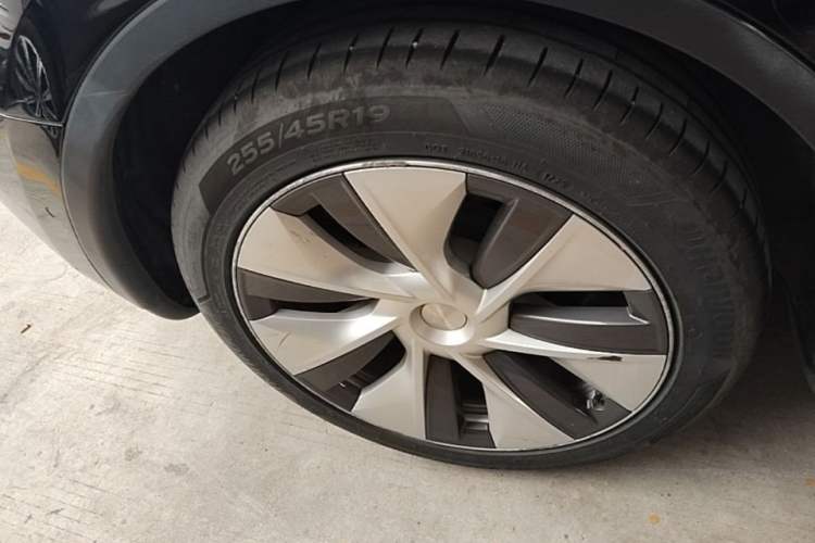 Used Tesla Model Y 2022 Revised Version Rear-Wheel Drive Right Rear Wheel Hub
