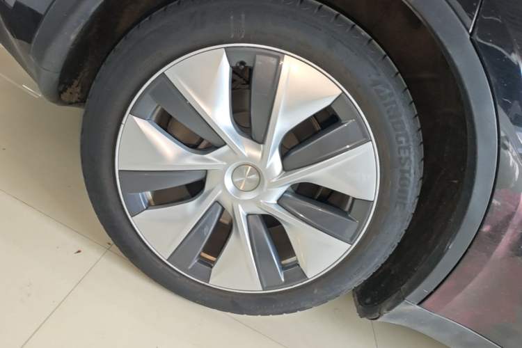 Used Tesla Model Y 2022 Revised Version Rear-Wheel Drive Right Rear Wheel Hub