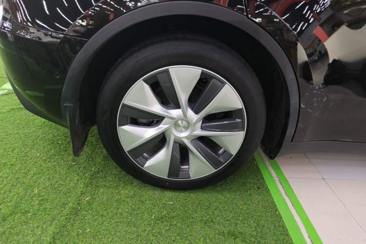 Used Tesla Model Y 2022 Revised Version Rear-Wheel Drive Right Rear Wheel Hub
