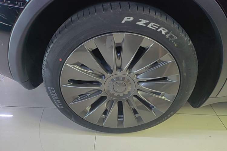 Used Tesla Model Y 2022 Revised Version Rear-Wheel Drive Right Rear Wheel Hub