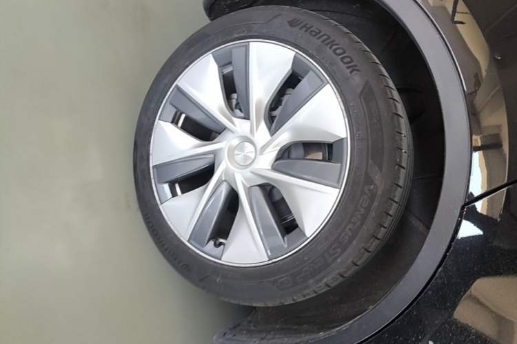 Used Tesla Model Y 2022 Revised Version Rear-Wheel Drive Right Rear Wheel Hub