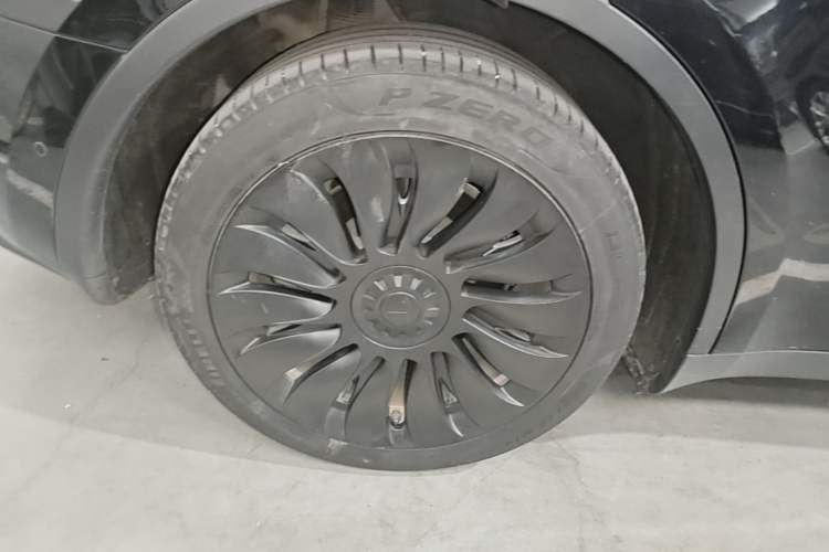 Used Tesla Model Y 2022 Revised Version Rear-Wheel Drive Right Rear Wheel Hub
