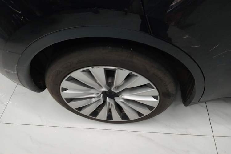 Used Tesla Model Y 2022 Revised Version Rear-Wheel Drive Right Rear Wheel Hub