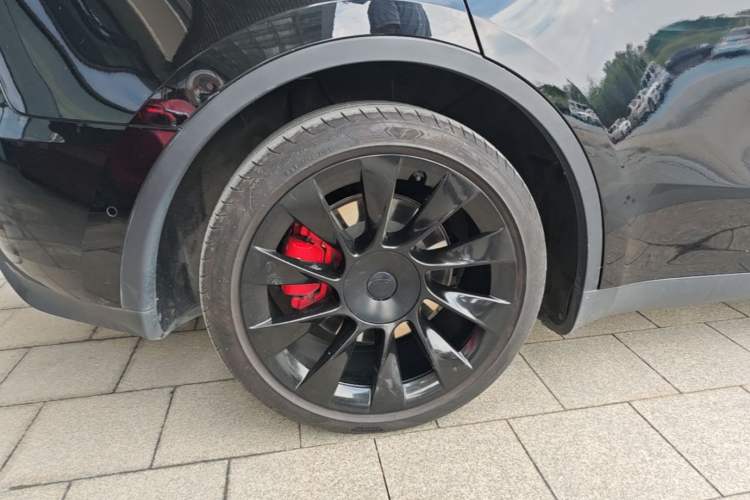 Used Tesla Model Y 2022 Revised Version Long-Range All-Wheel Drive Right Rear Wheel Hub