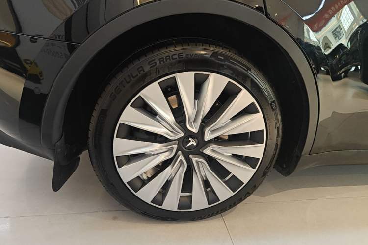 Used Tesla Model Y 2022 Revised Version Rear-Wheel Drive Right Rear Wheel Hub
