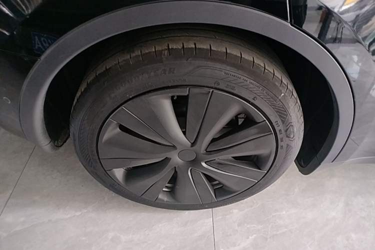 Used Tesla Model Y 2022 Revised Version Rear-Wheel Drive Right Rear Wheel Hub