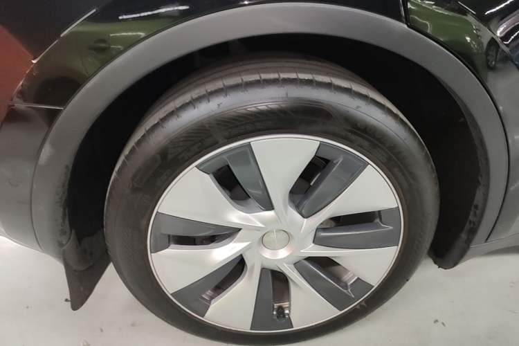 Used Tesla Model Y 2022 Revised Version Rear-Wheel Drive Right Rear Wheel Hub