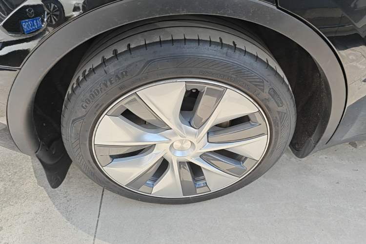 Used Tesla Model Y 2022 Revised Version Rear-Wheel Drive Right Rear Wheel Hub