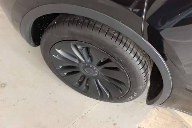 Used Tesla Model Y 2022 Revised Version Rear-Wheel Drive Right Rear Wheel Hub