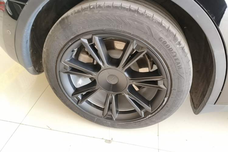 Used Tesla Model Y 2022 Revised Version Rear-Wheel Drive Right Rear Wheel Hub