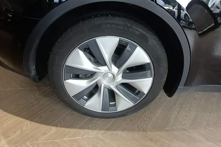 Used Tesla Model Y 2022 Revised Version Rear-Wheel Drive Right Rear Wheel Hub