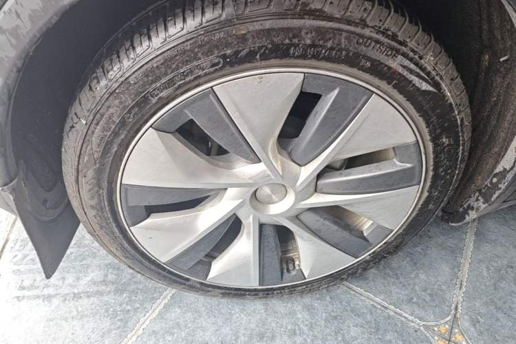 Used Tesla Model Y 2022 Revised Version Rear-Wheel Drive Right Rear Wheel Hub
