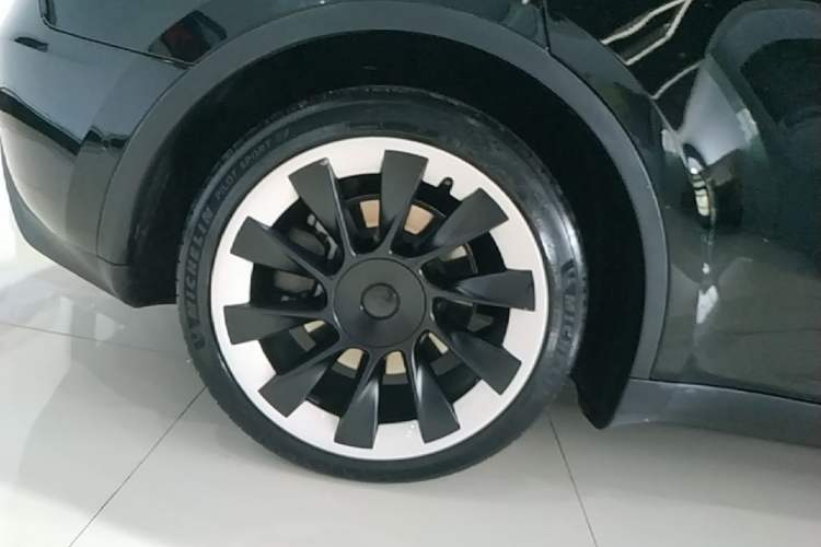 Used Tesla Model Y 2022 Revised Version Rear-Wheel Drive Right Rear Wheel Hub