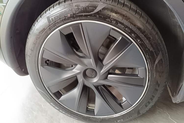 Used Tesla Model Y 2022 Revised Version Rear-Wheel Drive Right Rear Wheel Hub