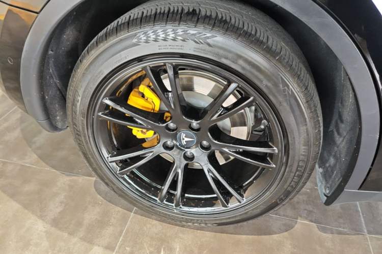 Used Tesla Model Y 2022 Revised Version Rear-Wheel Drive Right Rear Wheel Hub