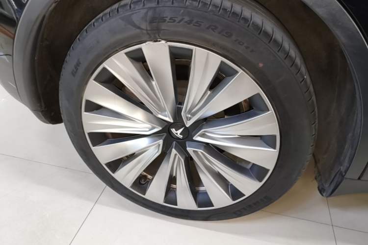 Used Tesla Model Y 2022 Revised Version Rear-Wheel Drive Right Rear Wheel Hub