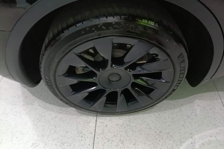 Used Tesla Model Y 2022 Rear-Wheel-Drive Version Right Rear Wheel Hub