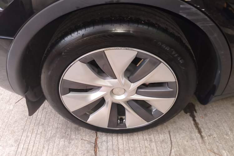 Used Tesla Model Y 2022 Revised Version Rear-Wheel Drive Right Rear Wheel Hub