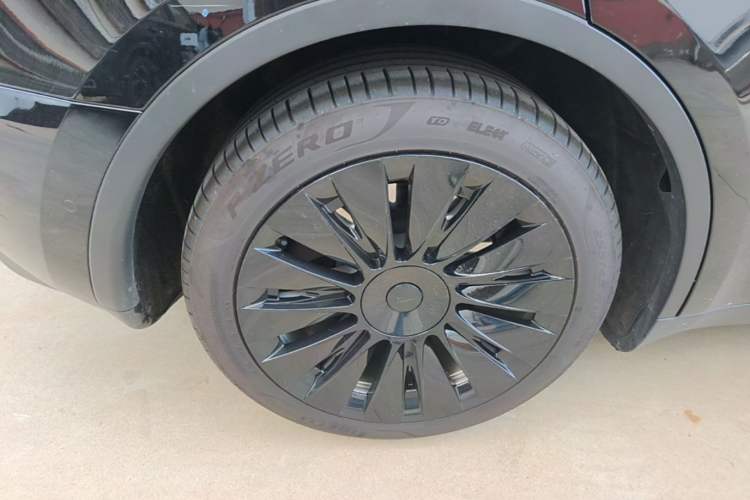 Used Tesla Model Y 2022 Revised Version Rear-Wheel Drive Right Rear Wheel Hub