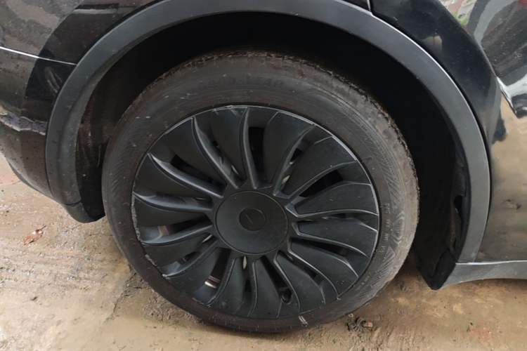 Used Tesla Model Y 2022 Revised Version Rear-Wheel Drive Right Rear Wheel Hub