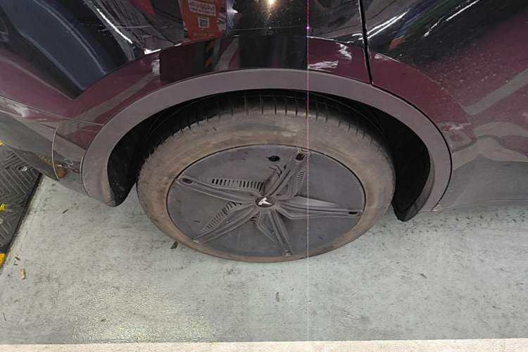 Used Tesla Model Y 2022 Revised Version Rear-Wheel Drive Right Rear Wheel Hub