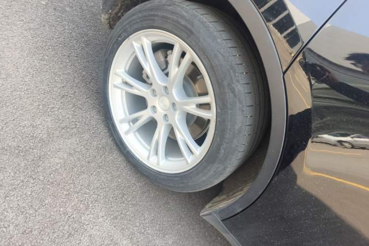 Used Tesla Model Y 2022 Rear-Wheel-Drive Version Right Rear Wheel Hub