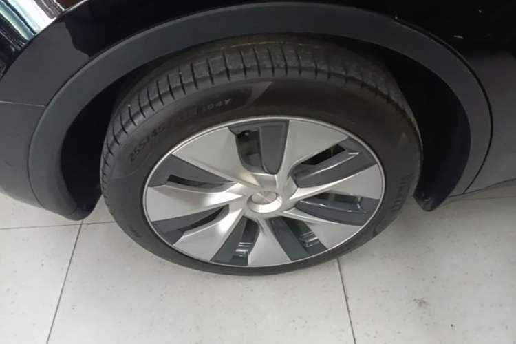 Used Tesla Model Y 2022 Revised Version Rear-Wheel Drive Right Rear Wheel Hub