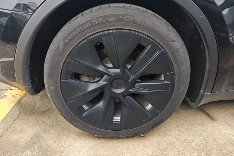Used Tesla Model Y 2022 Revised Version Rear-Wheel Drive Right Rear Wheel Hub