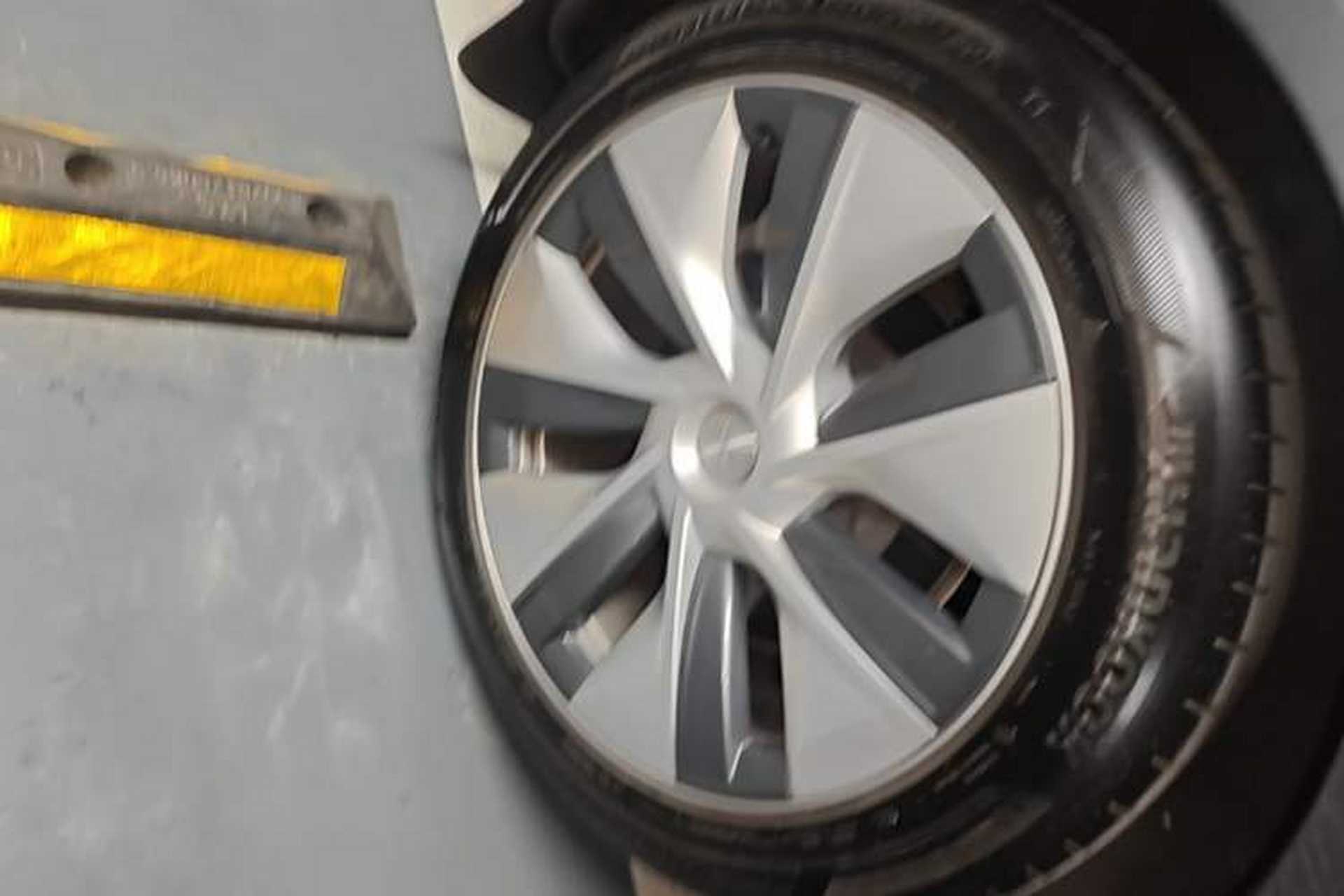 Used Tesla Model Y 2022 Revised Version Rear-Wheel Drive Right Rear Wheel Hub