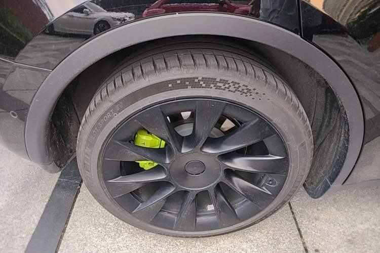 Used Tesla Model Y 2022 Revised Version Long-Range All-Wheel Drive Right Rear Wheel Hub