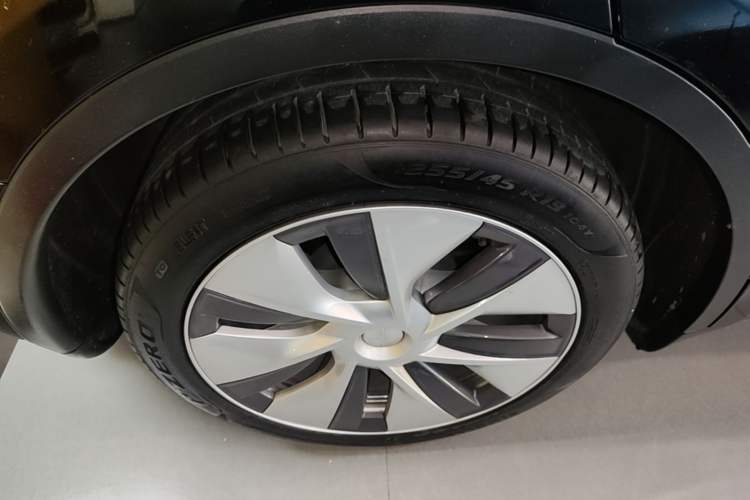 Used Tesla Model Y 2022 Revised Version Rear-Wheel Drive Right Rear Wheel Hub
