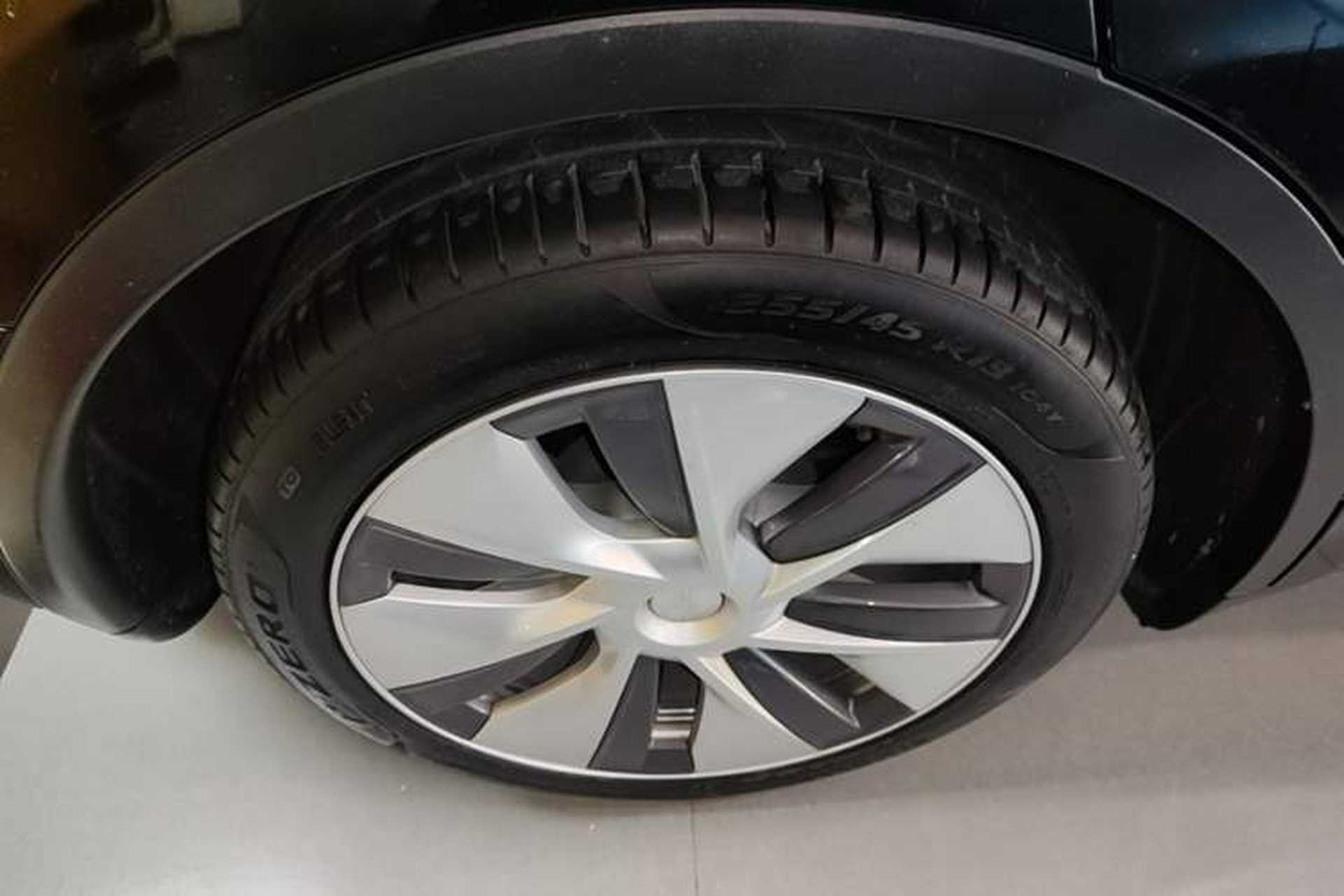Used Tesla Model Y 2022 Revised Version Rear-Wheel Drive Right Rear Wheel Hub