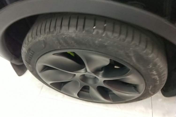 Used Tesla Model Y 2022 Revised Version Rear-Wheel Drive Right Rear Wheel Hub