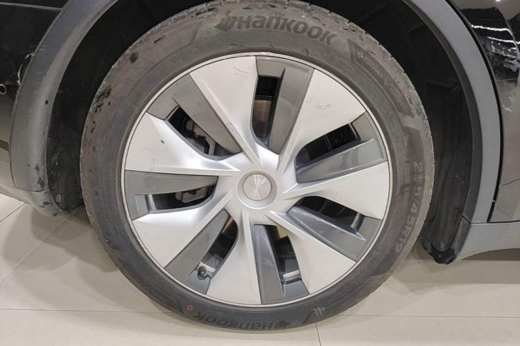 Used Tesla Model Y 2022 Revised Version Rear-Wheel Drive Right Rear Wheel Hub