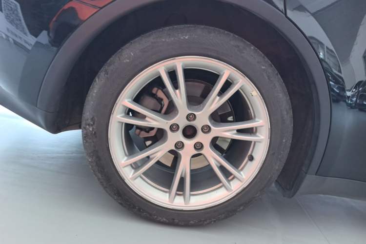 Used Tesla Model Y 2022 Revised Version Rear-Wheel Drive Right Rear Wheel Hub