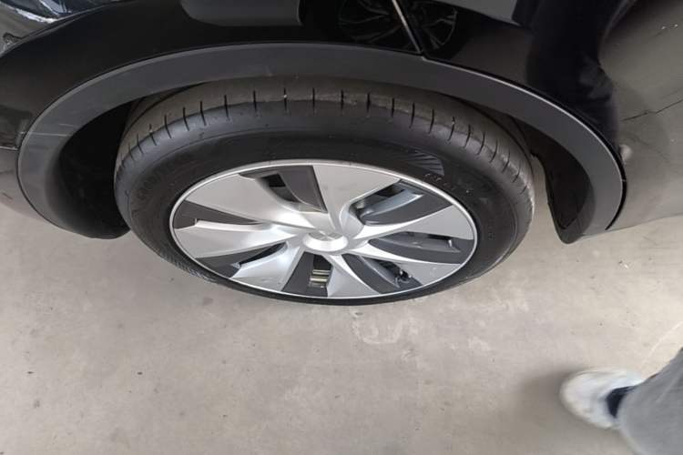 Used Tesla Model Y 2022 Revised Version Rear-Wheel Drive Right Rear Wheel Hub