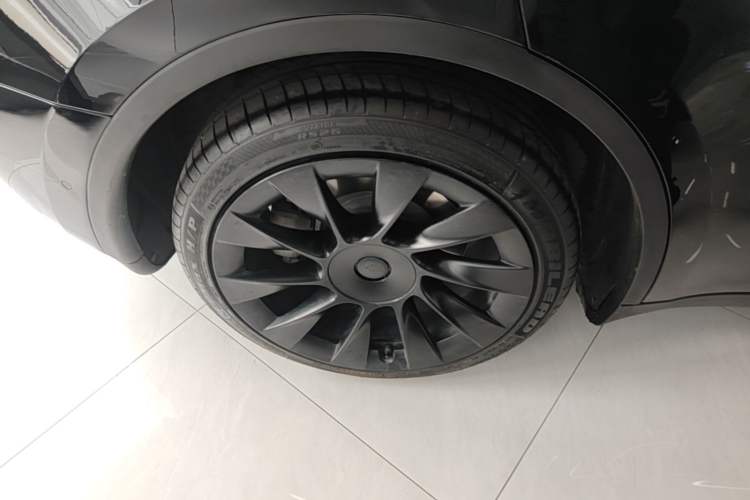Used Tesla Model Y 2022 Rear-Wheel-Drive Version Right Rear Wheel Hub