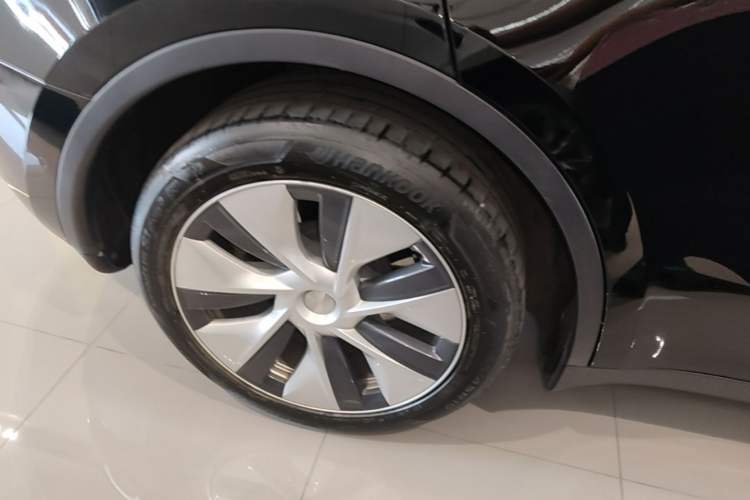 Used Tesla Model Y 2022 Revised Version Long-Range All-Wheel Drive Right Rear Wheel Hub