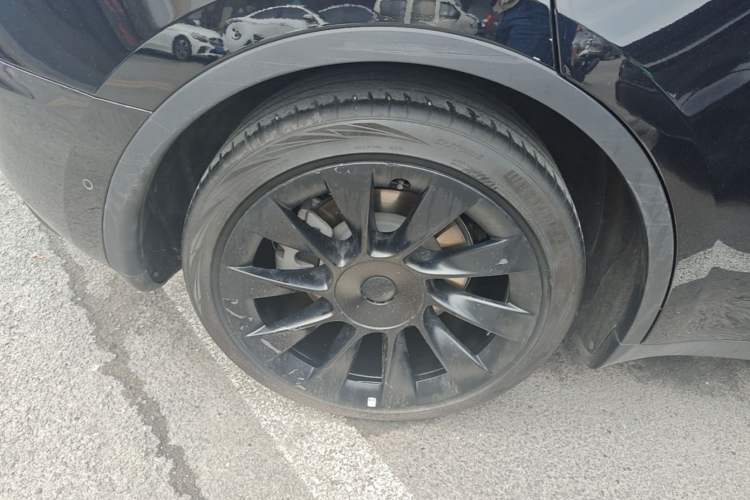Used Tesla Model Y 2022 Revised Version Long-Range All-Wheel Drive Right Rear Wheel Hub