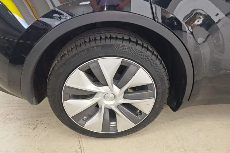 Used Tesla Model Y 2022 Rear-Wheel-Drive Version Right Rear Wheel Hub