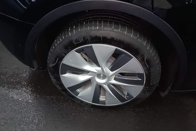 Used Tesla Model Y 2022 Revised Version Rear-Wheel Drive Right Rear Wheel Hub