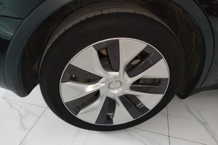 Used Tesla Model Y 2022 Revised Version Rear-Wheel Drive Right Rear Wheel Hub