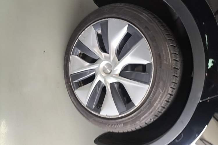 Used Tesla Model Y 2022 Revised Version Rear-Wheel Drive Right Rear Wheel Hub
