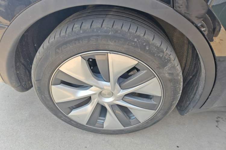 Used Tesla Model Y 2022 Revised Version Rear-Wheel Drive Right Rear Wheel Hub