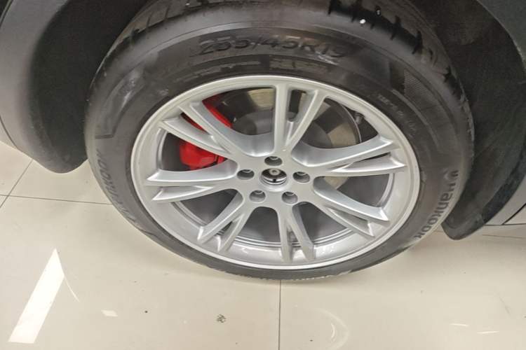 Used Tesla Model Y 2022 Revised Version Rear-Wheel Drive Right Rear Wheel Hub