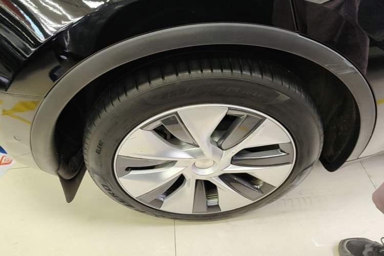 Used Tesla Model Y 2022 Revised Version Rear-Wheel Drive Right Rear Wheel Hub